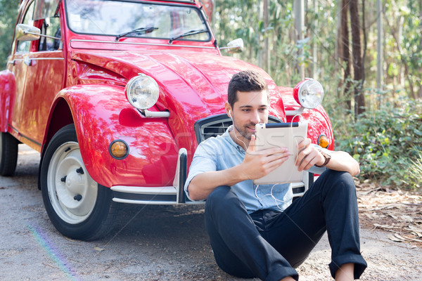 Arrêter peu jeune homme voiture voyage [[stock_photo]] © hsfelix