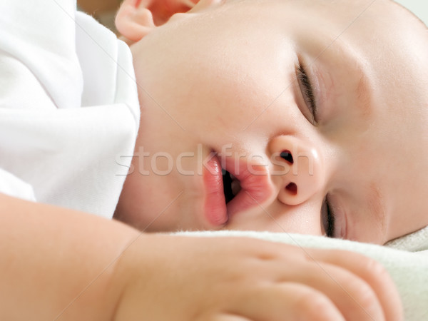 Küçük çocuk uyku mutluluk aile sevmek Stok fotoğraf © ia_64