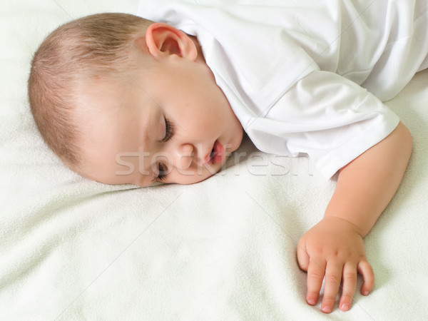 Küçük çocuk uyku mutluluk aile sevmek Stok fotoğraf © ia_64