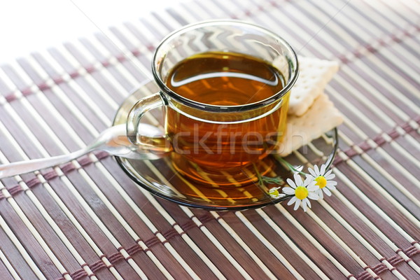 Musetel ceai proaspăt flori bambus fata de masa Imagine de stoc © icefront