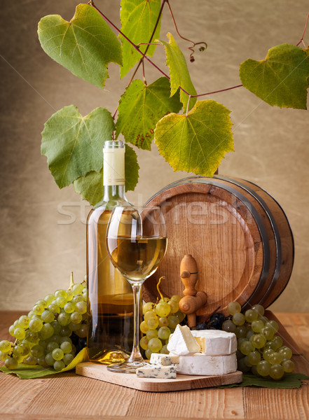 White wine with cheese and blue grape snack Stock photo © icefront