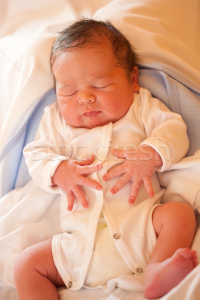 Imagine de stoc: Nou · nascut · copil · băiat · dormit · pat