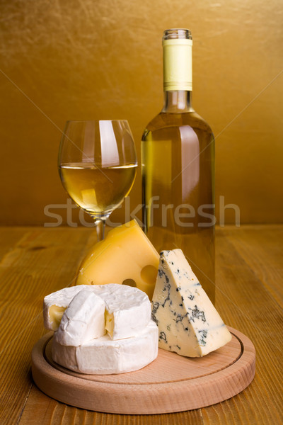 Weißwein Käse Snack Weißwein Flasche Glas Camembert Stock foto © icefront