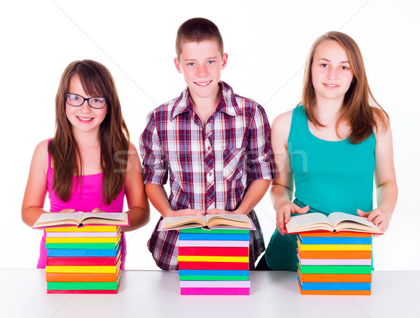 Studenten kleurrijk boeken permanente boek Stockfoto © icefront