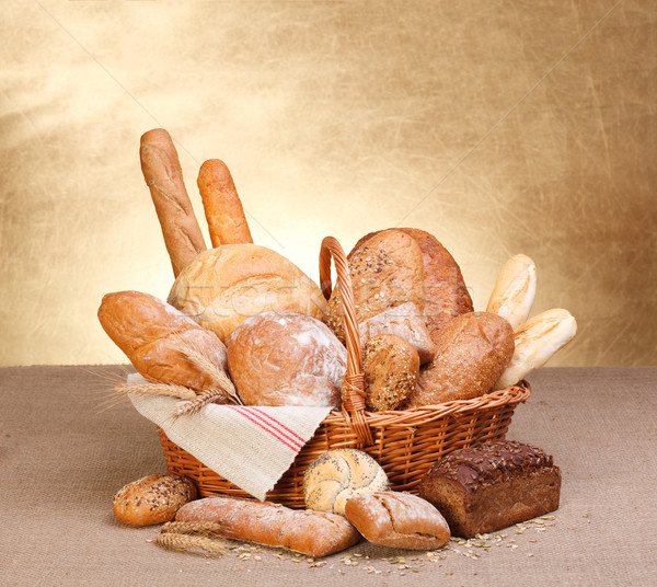 Különböző kosár vászon asztalterítő kenyér búza Stock fotó © icefront