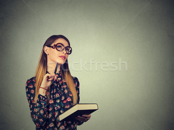 Foto stock: Mujer · libro · pensando · muchos · ideas