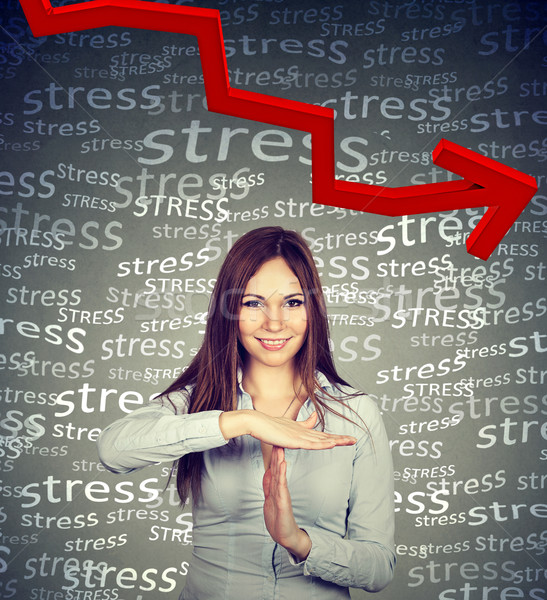 Stockfoto: Glimlachende · vrouw · tonen · tijd · uit · gebaar · stress