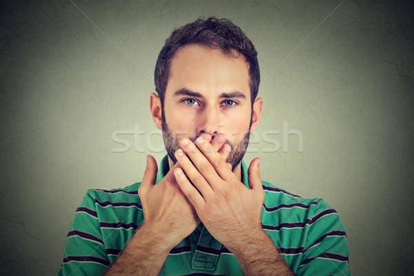 Mann Hände Mund sprachlos isoliert grau Stock foto © ichiosea