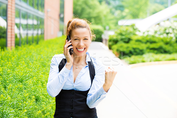 [[stock_photo]]: Femme · d'affaires · téléphone · extérieur · célébrer · succès
