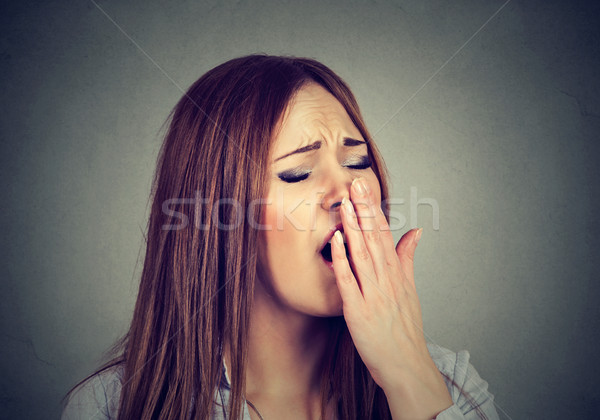 Slaperig vrouw Open mond Stockfoto © ichiosea