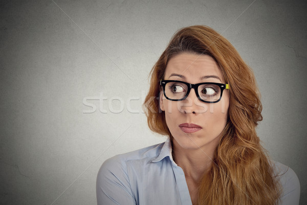 Stockfoto: Bezorgd · angstig · kantoormedewerker · meisje · textuur · muur