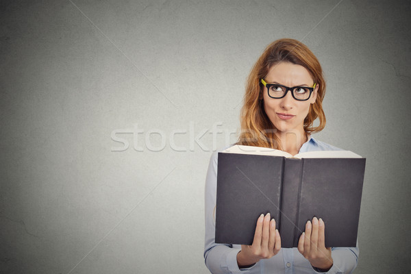 Foto stock: Mulher · leitura · livro · pensamento · inteligente
