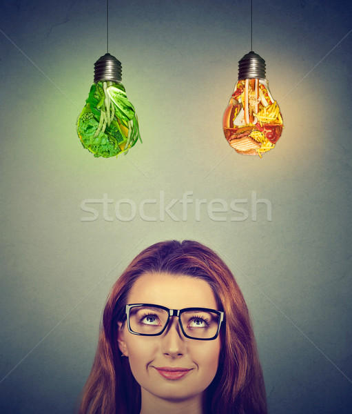 Vrouw denken groene groenten Stockfoto © ichiosea