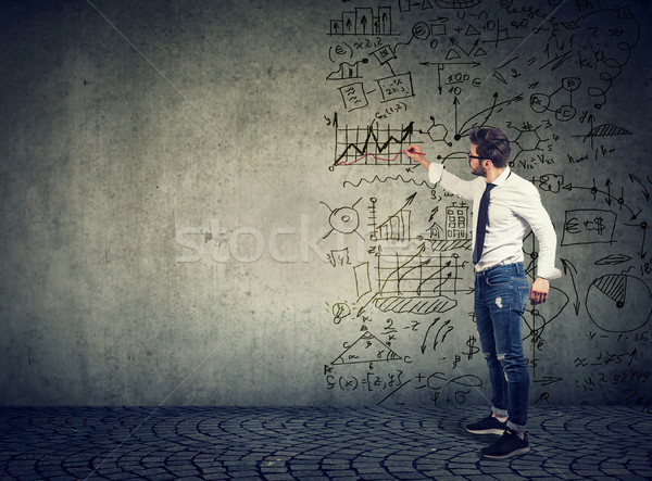 Om de afaceri în picioare desen afaceri idei om Imagine de stoc © ichiosea
