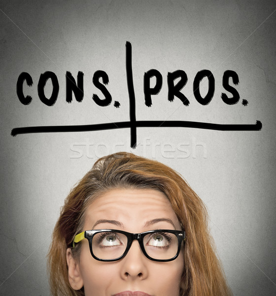 Argument Denken jungen business woman Gläser nachschlagen Stock foto © ichiosea