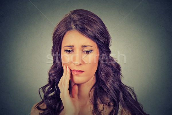 Vrouw gevoelig kiespijn kroon probleem huilen Stockfoto © ichiosea