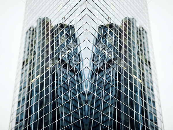 Futurista edificio perspectiva gran angular vista vidrio Foto stock © ifeelstock