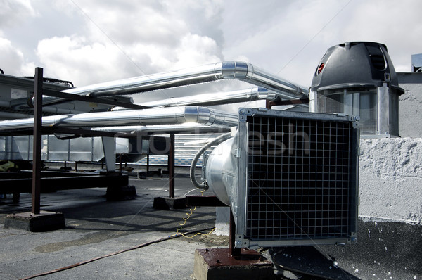 Căldură cladire moderna acoperiş util fişier companie Imagine de stoc © ifeelstock