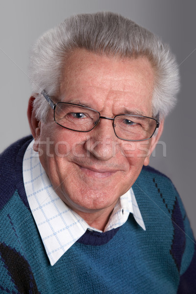 Retrato abuelo viejo sonriendo mirando cámara Foto stock © igabriela