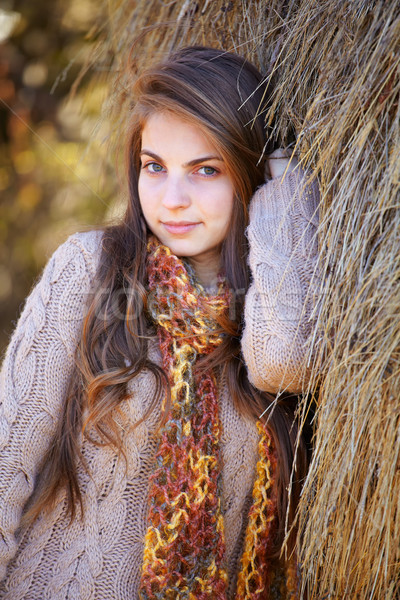 Stock fotó: Fiatal · nő · portré · ősz · gyönyörű · megnyugtató · széna