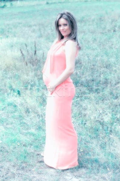 Mujer embarazada hermosa relajante fuera parque embarazadas Foto stock © igabriela
