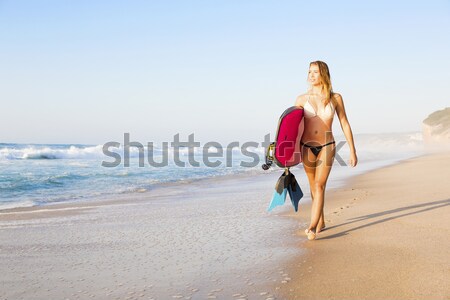 Surfer девушки красивой пляж доска для серфинга Сток-фото © iko