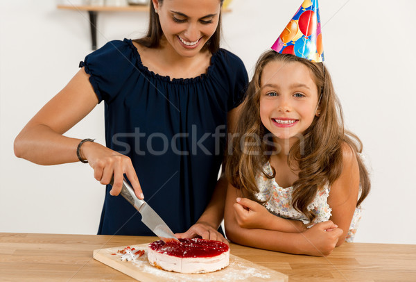 Doğum günü pastası atış anne kız aile Stok fotoğraf © iko