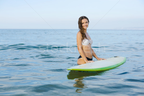 Sörfçü kız güzel genç kadın öğrenme kadın Stok fotoğraf © iko