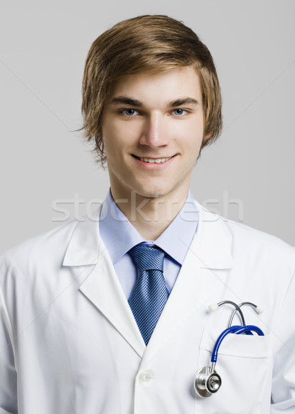 Foto stock: Jovem · bonito · médico · retrato · cinza · homem