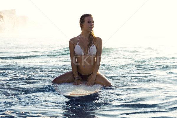 Foto stock: Surfista · nina · mujer · mujeres · verano · diversión