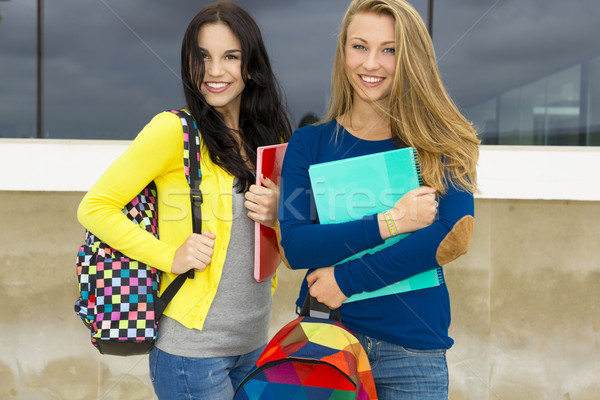 Stockfoto: Mooie · gelukkig · studenten · twee