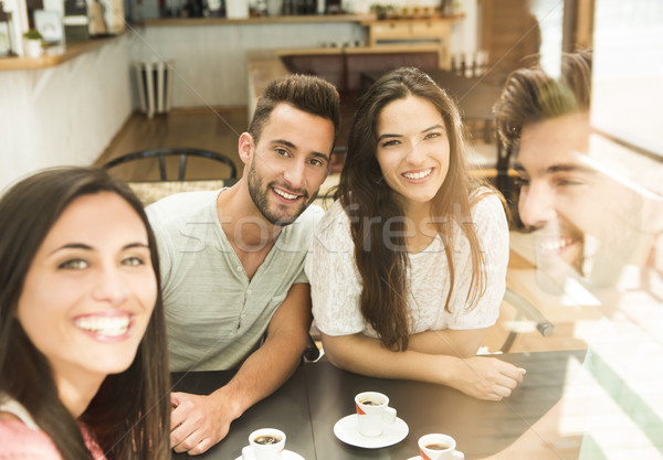 Barátok helyi kávéház nagyszerű nap kávé Stock fotó © iko