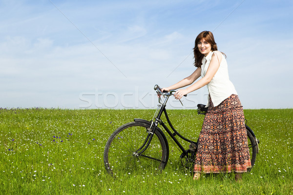 Сток-фото: девушки · велосипед · счастливым · Vintage · зеленый