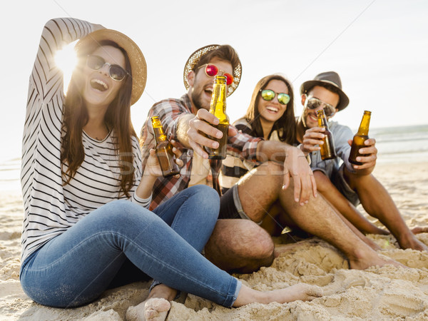 [[stock_photo]]: été · temps · amis · ensemble · plage