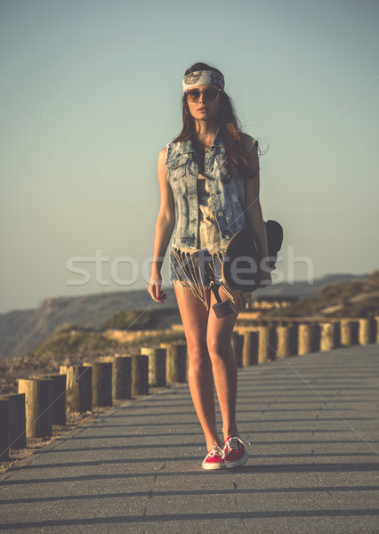 łyżwiarz dziewczyna piękna skate spaceru Zdjęcia stock © iko
