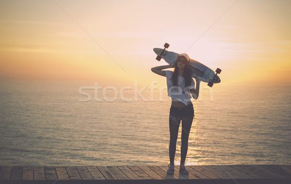 Foto stock: Patinador · menina · belo · moda · mulher · jovem · posando