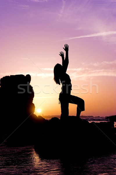 Coucher du soleil activités femme silhouette ciel sport Photo stock © iko