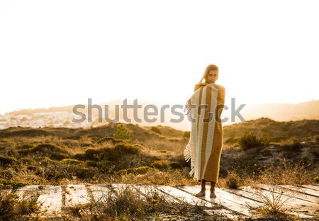 Mooie vrouw wol handdoek mooie jonge vrouw lopen Stockfoto © iko