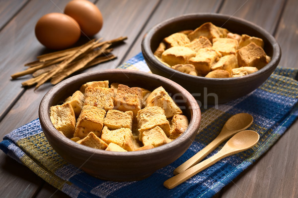 Ekmek puding iki rustik çanaklar süt Stok fotoğraf © ildi