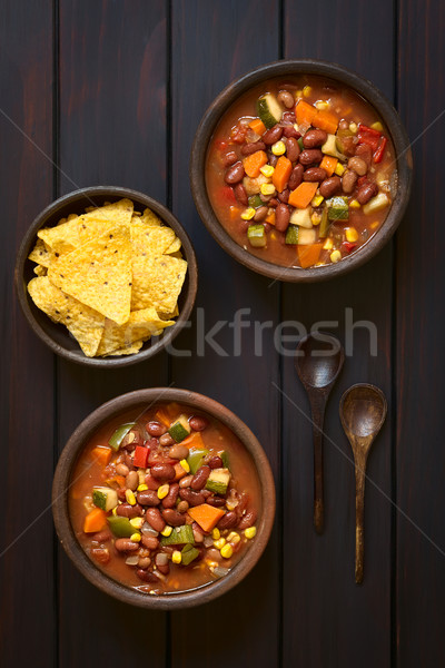 Vegetarian chili shot doua rustic boluri Imagine de stoc © ildi