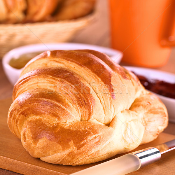Croissant fresco congestionamento café da manhã copo Foto stock © ildi