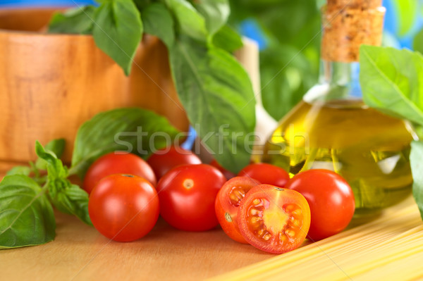 Pomidorki inny składniki oliwy spaghetti Zdjęcia stock © ildi