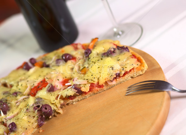Pizza bois plaque partie table vin Photo stock © ildi