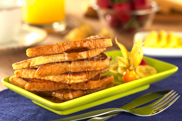 Francese toast acero sciroppo frutti messa a fuoco selettiva Foto d'archivio © ildi