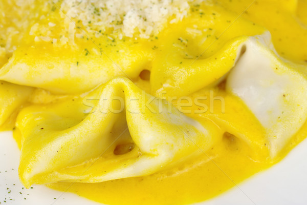 Ravioli fromages sauce fromage râpé haut mise au point sélective [[stock_photo]] © ildi