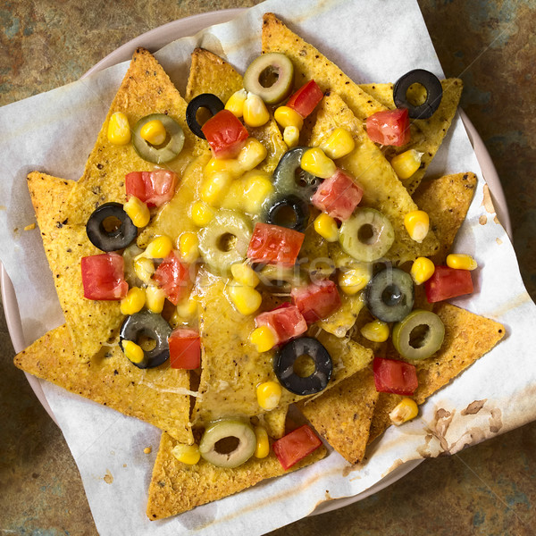 Foto stock: Nachos · queso · hortalizas · verde · aceitunas · negras