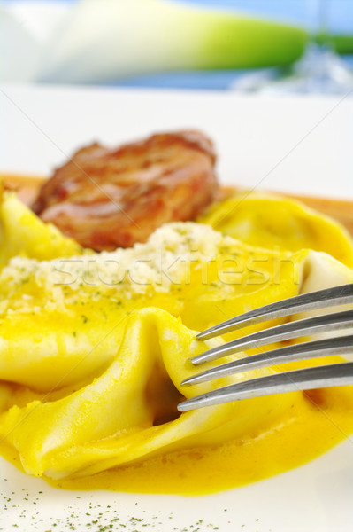 Stok fotoğraf: Ravioli · çatal · hizmet · et · ön · plan · seçici · odak