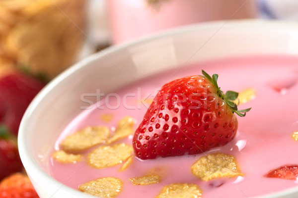 Aardbei yoghurt cornflakes vers aardbeien glas Stockfoto © ildi
