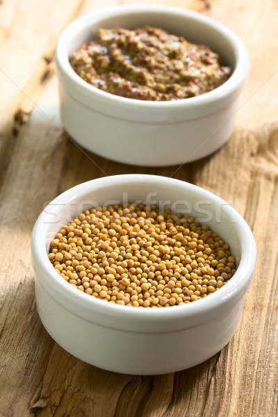 Galben mustar seminţe intreg cereale mic Imagine de stoc © ildi