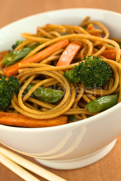 Zöldség tészta keverés spagetti fehér tál Stock fotó © ildi